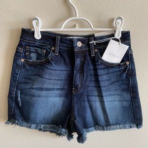 BRAND NEW KanCan high rise denim jean shorts, Size Medium, fringed edges